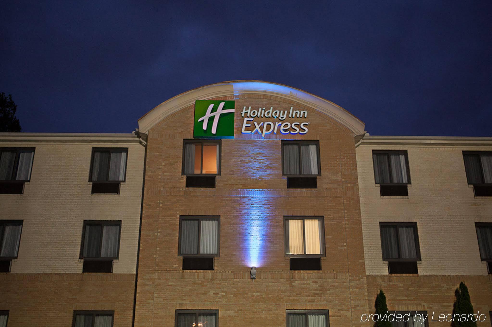 Holiday Inn Express Hotel & Suites Canton By Ihg Exteriér fotografie